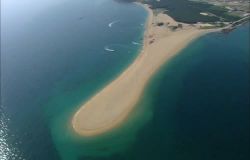  Beautiful Beads Scattered across the Taiwan Strait—The Mystery of Penghu's Geology