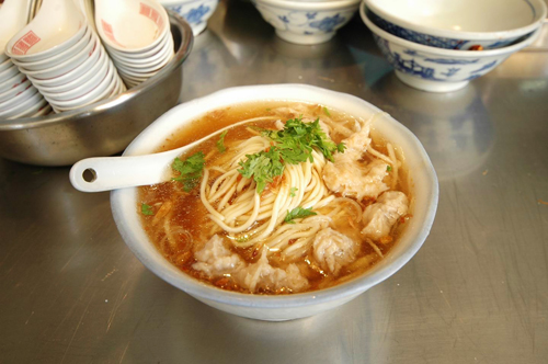  Bah-ken (Thickened Pork soup) Noodles