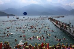  Thousands of People Swimming Across Sun Moon Lake