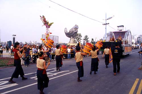  Parade and Street Performance