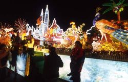  Malaysia Tourism Bureau Lanterns