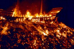  Fiery celebration(The burning of the king boat)