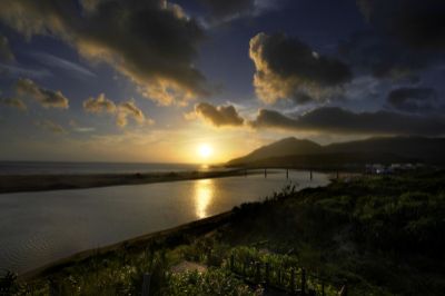  Welcoming the Sunrise at the Northeast Coast