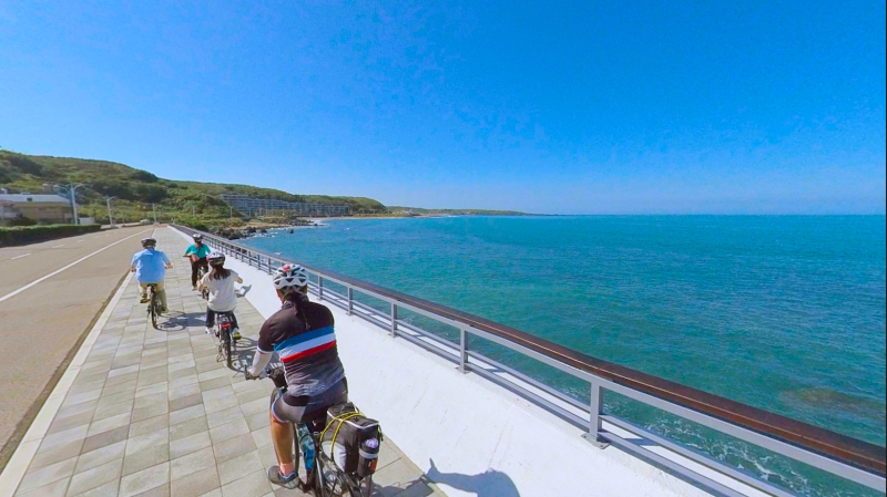圖片1: VR影片攝製案照片《愛相隨》 新北 灣塔自行車道 (共1張)