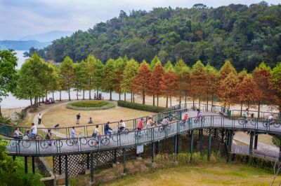  2020 Come！BikeDay日月潭花火音樂嘉年華攝影比賽得獎作品(照片大檔) 04-優選01-余國輝-自行車嘉年華-向山