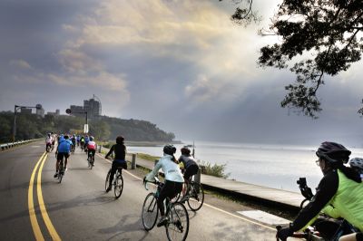  2020 Come！BikeDay日月潭花火音樂嘉年華攝影比賽得獎作品(照片大檔) 07-優選04-張超盛-展現日月潭之美-水社壩