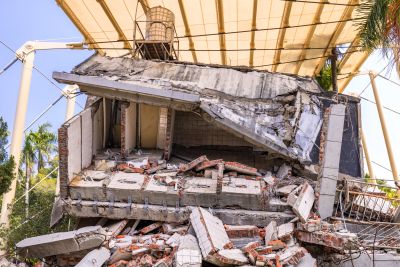  921地震教育園區房子倒塌