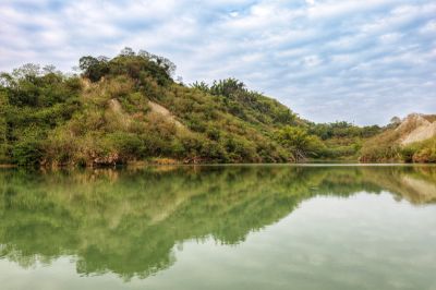  牛埔泥岩水土保持教學園區「夢幻湖」