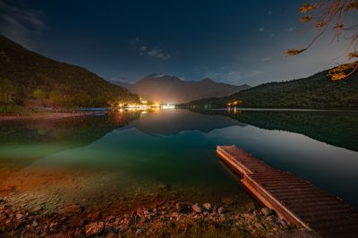  「鯉魚潭賞螢季–趣看火金姑」夜晚寧靜的鯉魚潭潭南碼頭