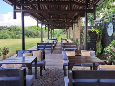  藍灣海濱休憩園區（鹽寮海濱公園）