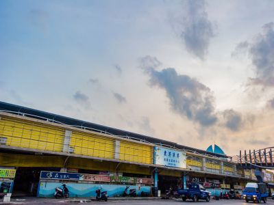  東港漁港漁產品直銷中心（華僑市場）