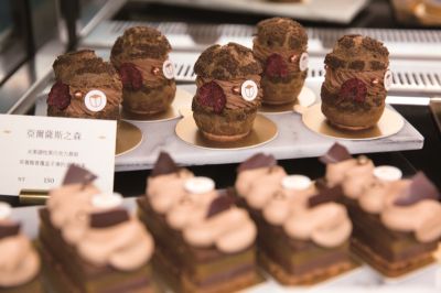 台灣觀光韓文雙月刊─2025.5月號_畬室法式巧克力YU CHOCOLATIER 百香果巧克力蛋糕