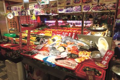 台灣觀光韓文雙月刊─2025.7月號 鵝肉城活海鮮-海產攤位