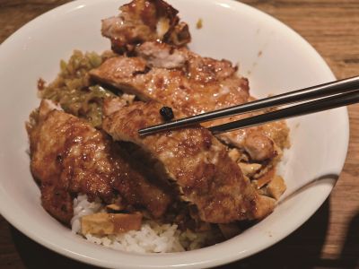 台灣觀光韓文雙月刊─2025.9月號 黑殿飯店-排骨飯