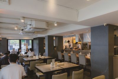台灣觀光韓文雙月刊─2025.11月號 Neverland Noodle Bar -店內環境