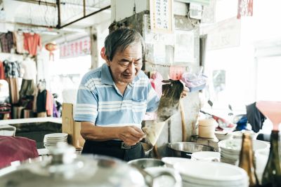 台灣觀光日文雙月刊─2026.05月號_台南米食 郭家粽老闆