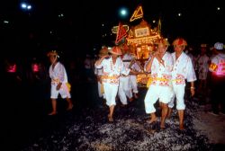  東港王船祭過火