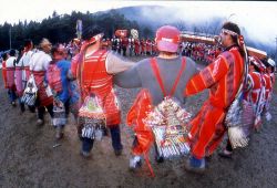  賽夏族祭典情景