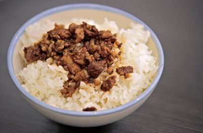 「臺灣美食說帖」手冊圖片 03_特色小吃_10滷肉飯03