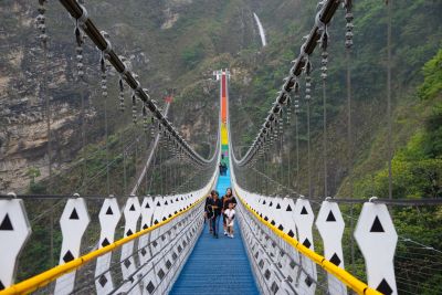  雙龍瀑布七彩吊橋