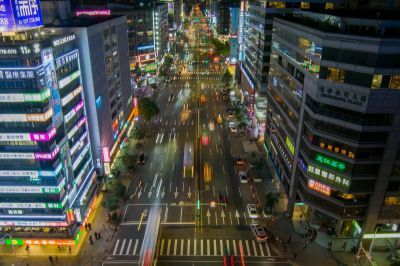  臺北市東區商圈 夜間街景